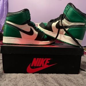 Pine green Jordan 1’s